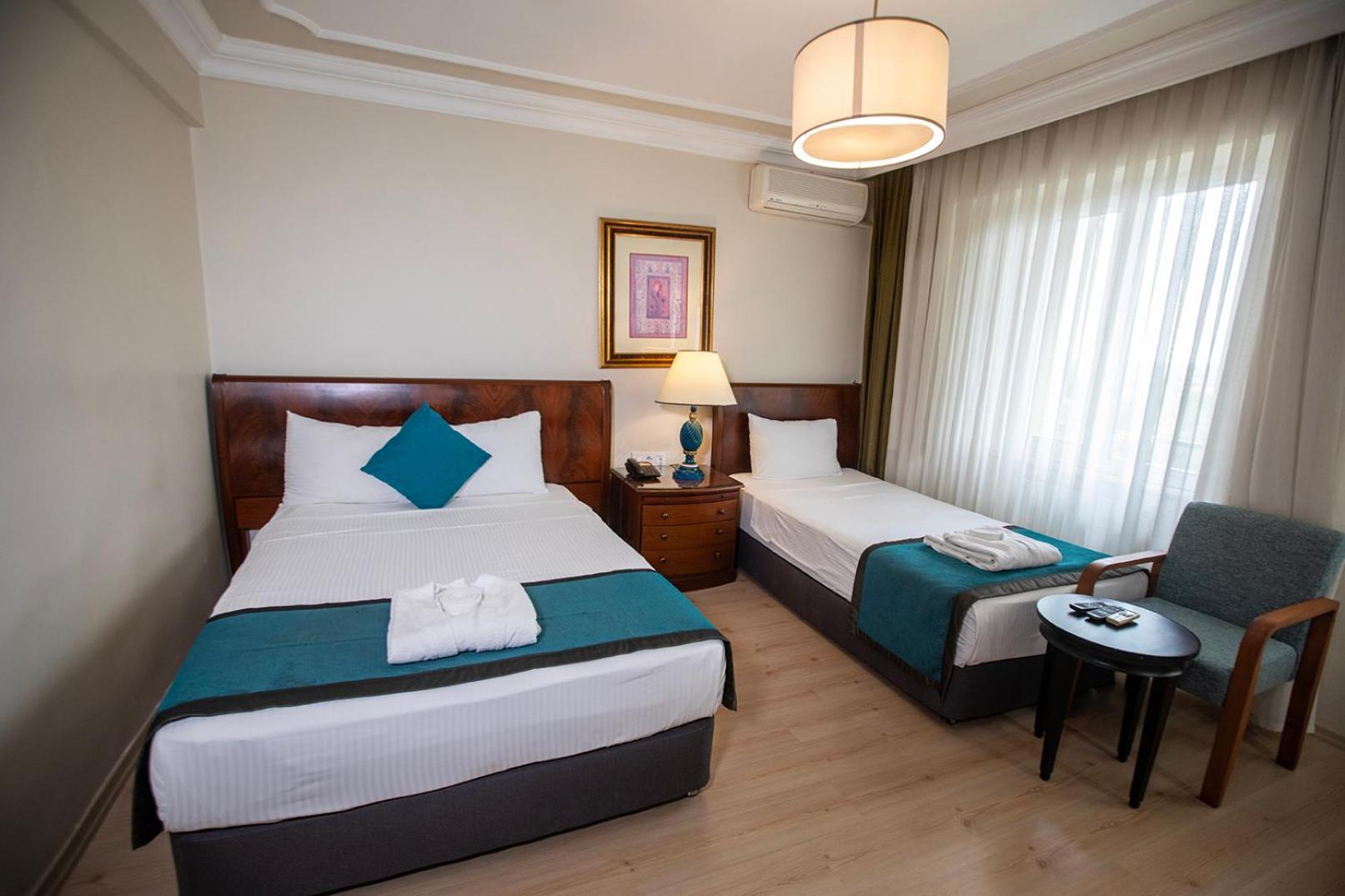 אודיירן Hotel Simsek מראה חיצוני תמונה