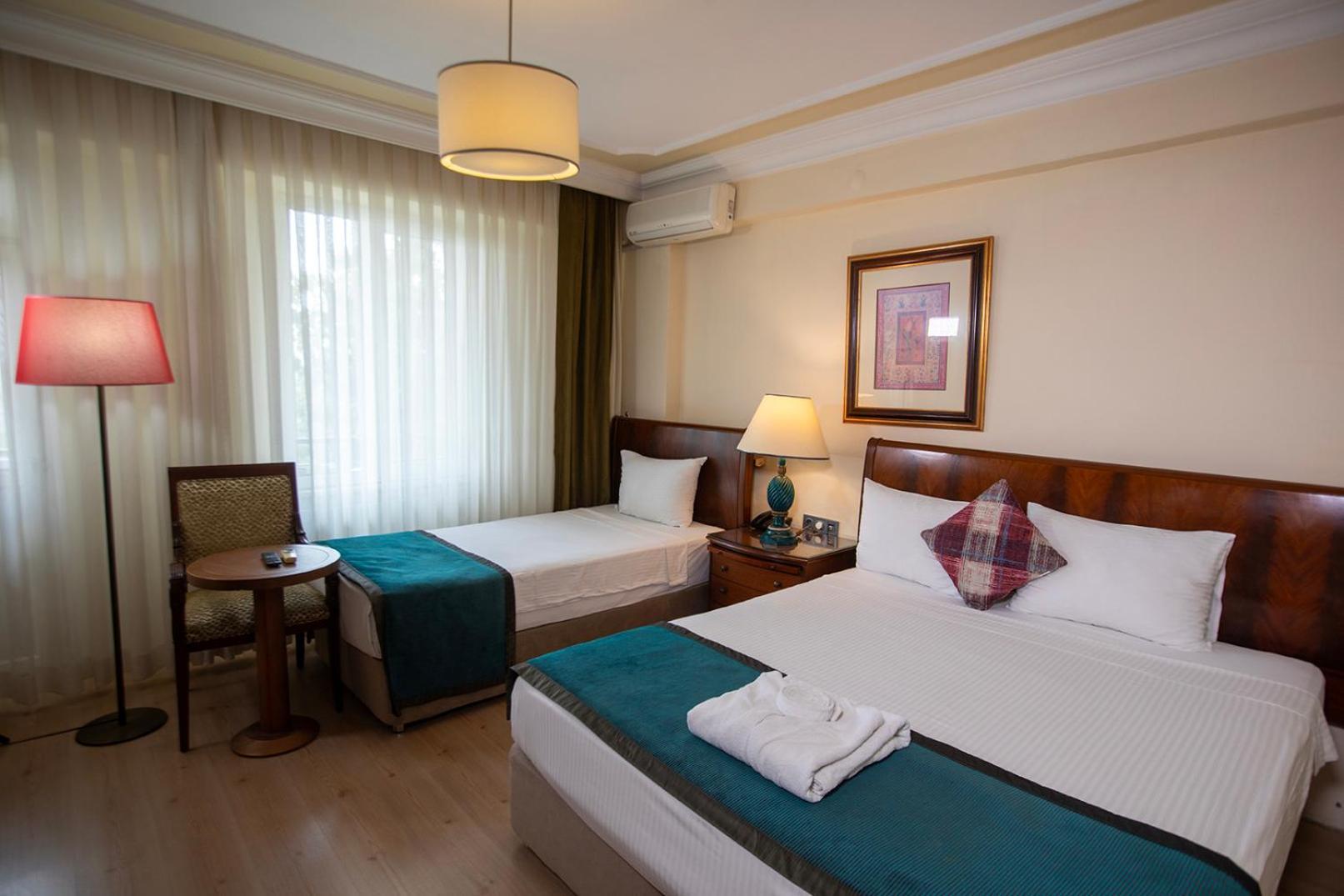 אודיירן Hotel Simsek מראה חיצוני תמונה